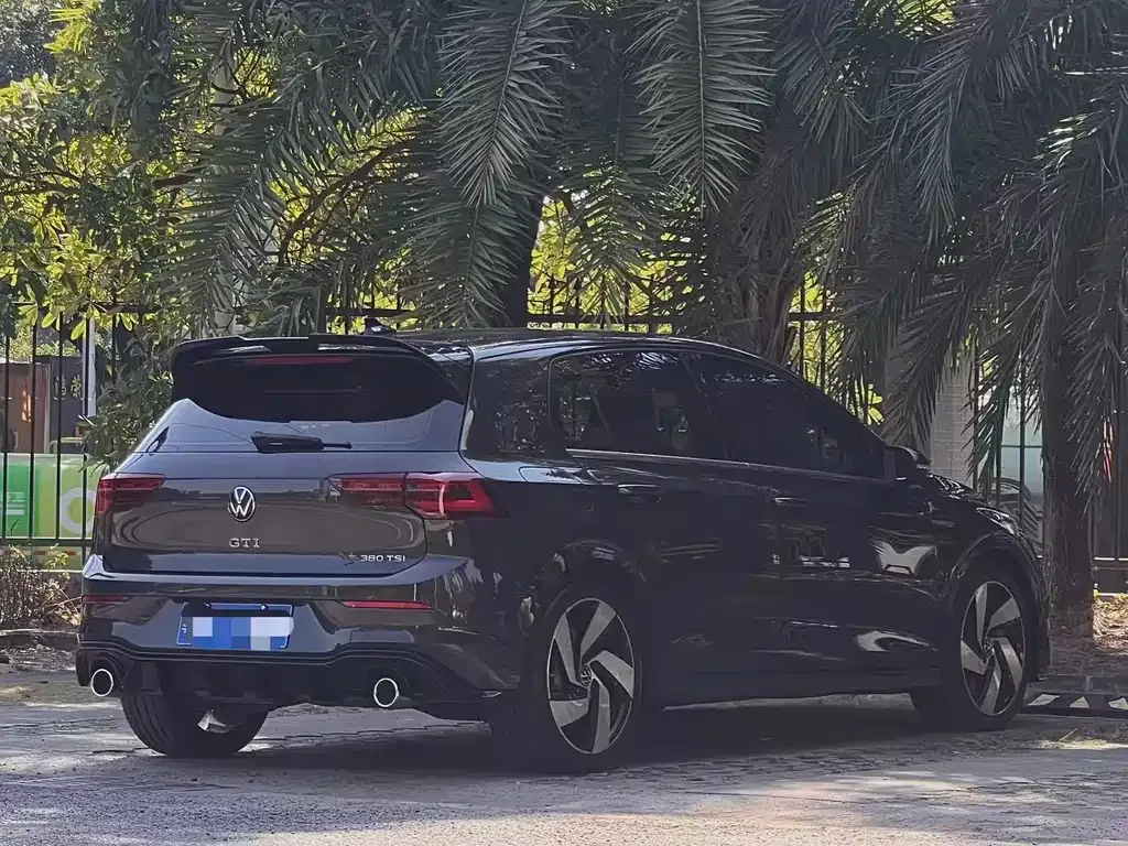Volkswagen Golf GTI — фото 8