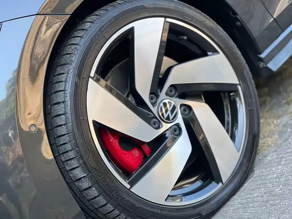 Volkswagen Golf GTI — фото 6