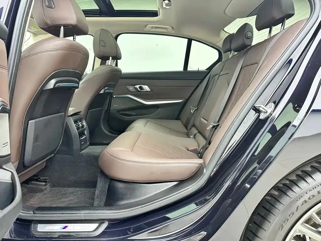 BMW 3 Series 2022 из CN, фото 9