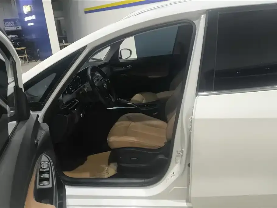Buick GL6 2023 из CN, фото 9