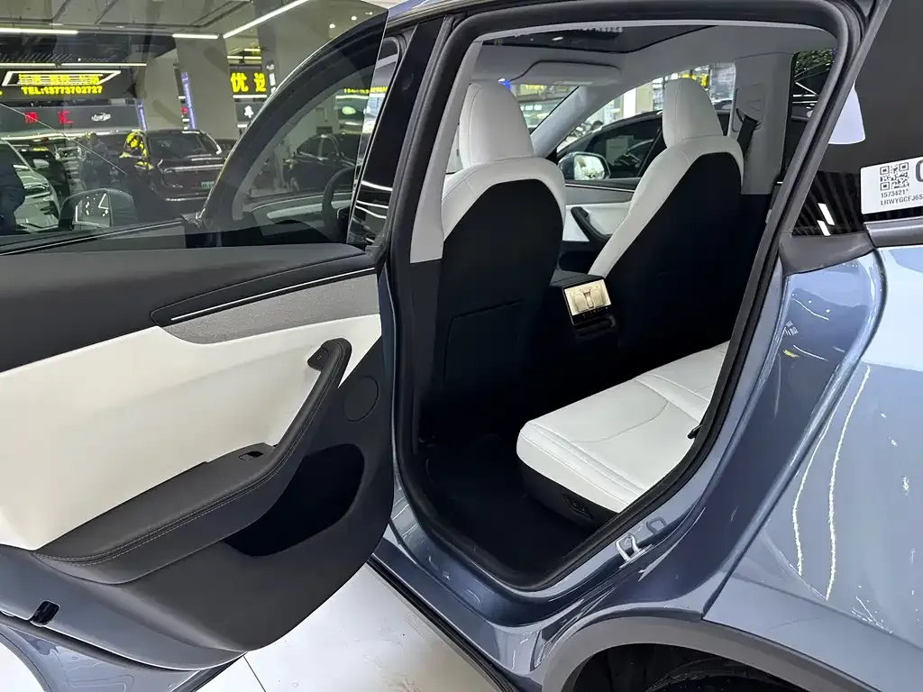 Tesla Model Y 2025 из CN, фото 5