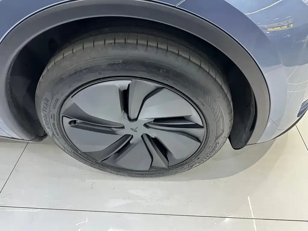 Tesla Model Y 2025 из CN, фото 2