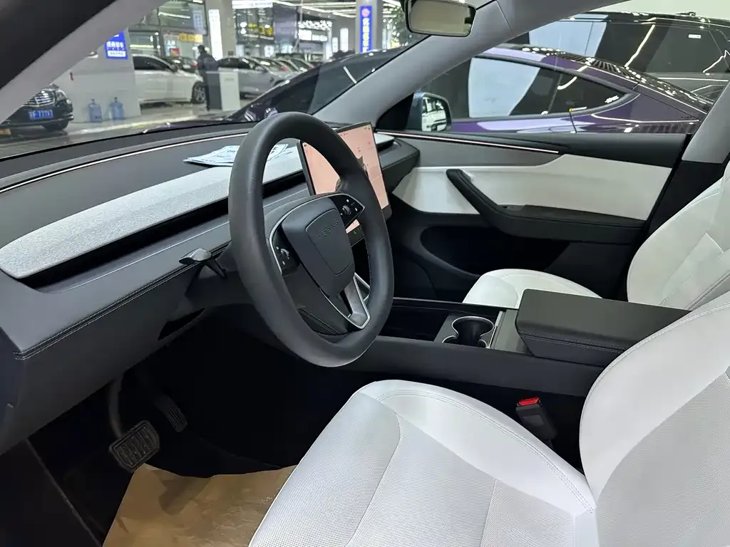 Tesla Model Y 2025 из CN, фото 7