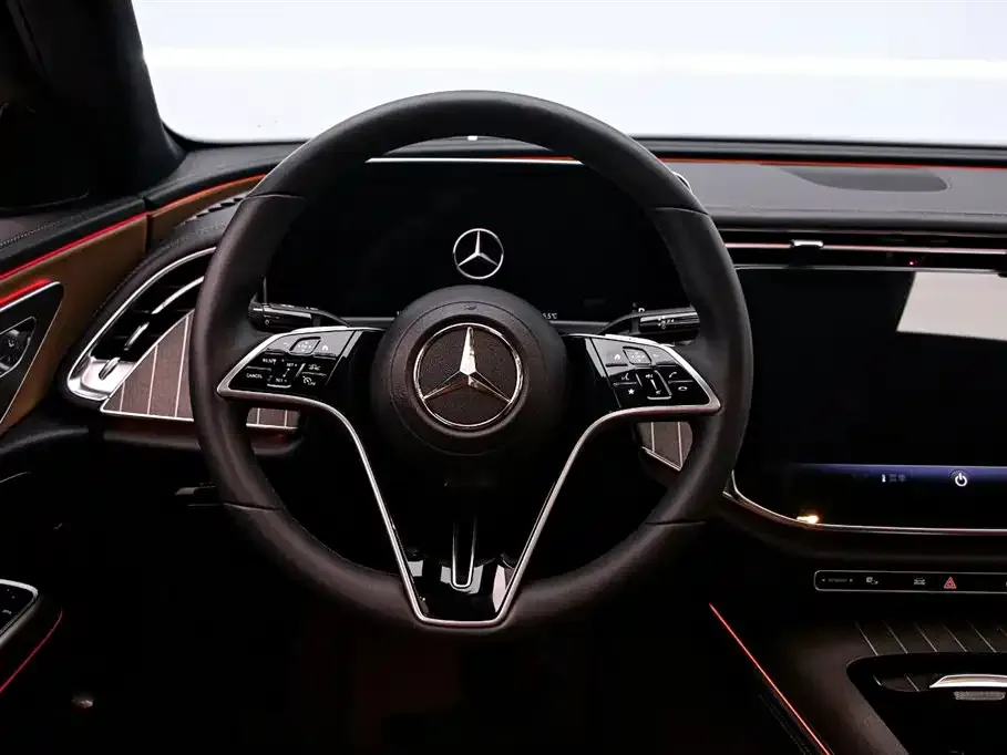 Mercedes-Benz E-Class — фото 6