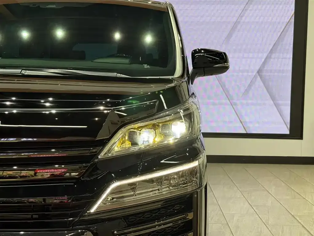 Toyota Vellfire 2023 из CN, фото 2