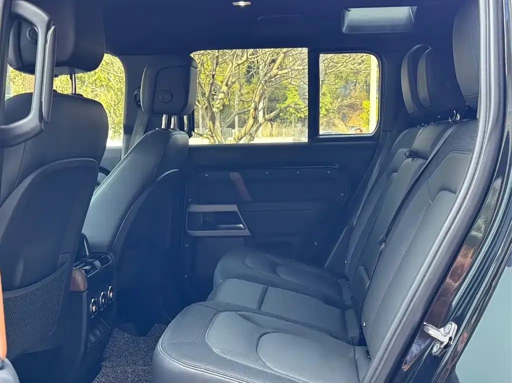 Land Rover Defender 2023 из CN, фото 3