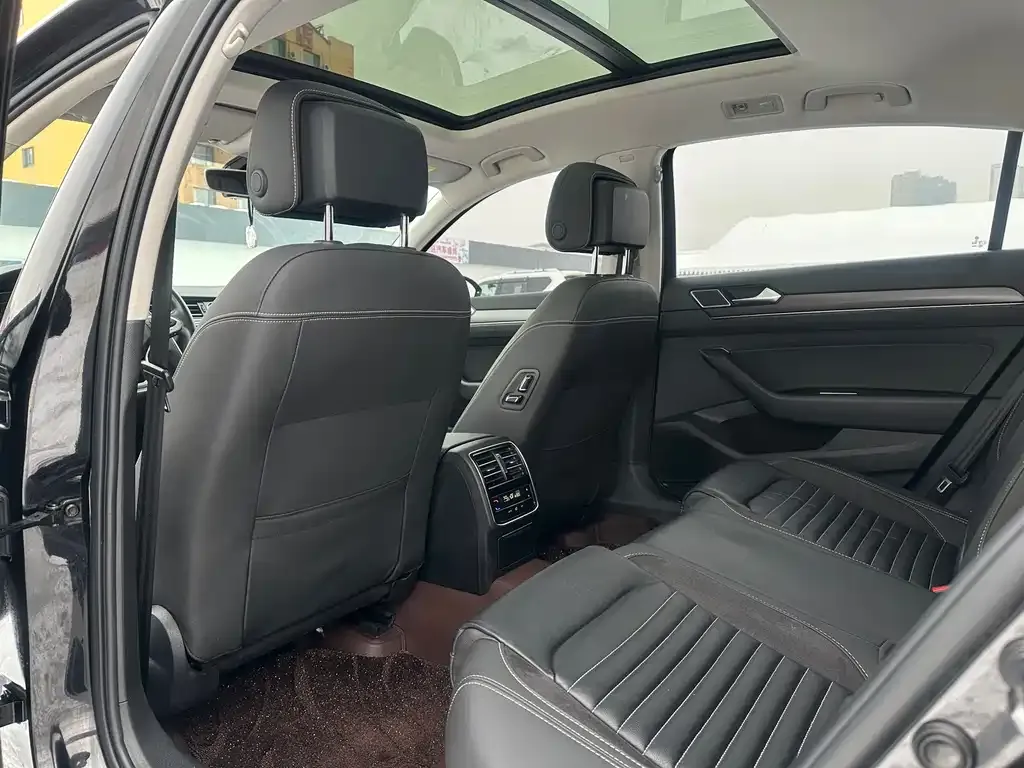 Volkswagen Magotan 2022 из CN, фото 8