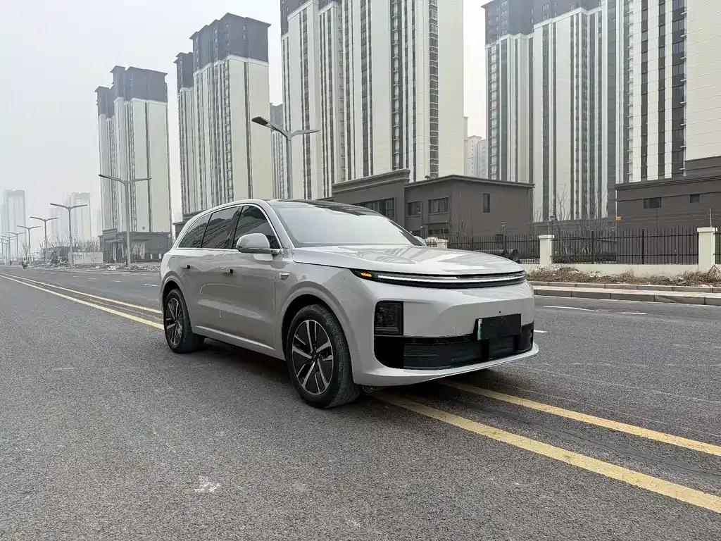 Li Auto L6