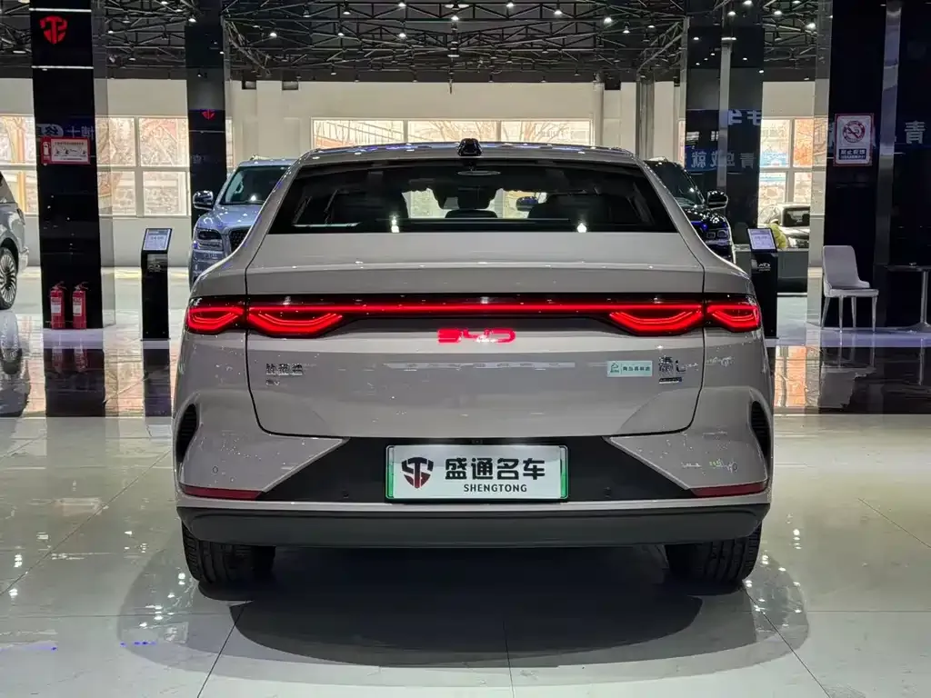 BYD Qin L — фото 3