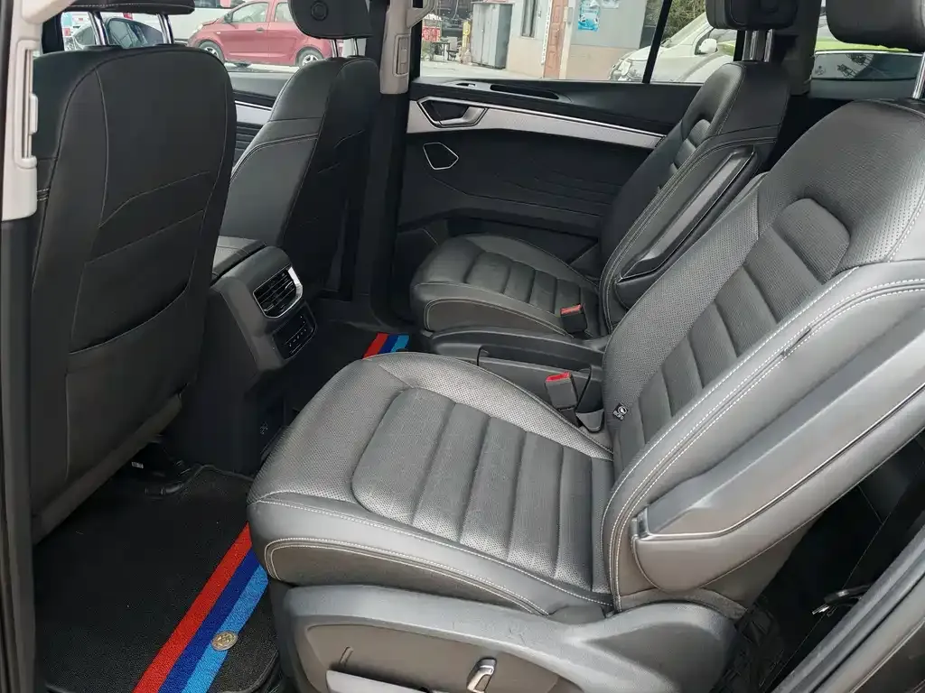 Volkswagen Talagon 2023 из CN, фото 3