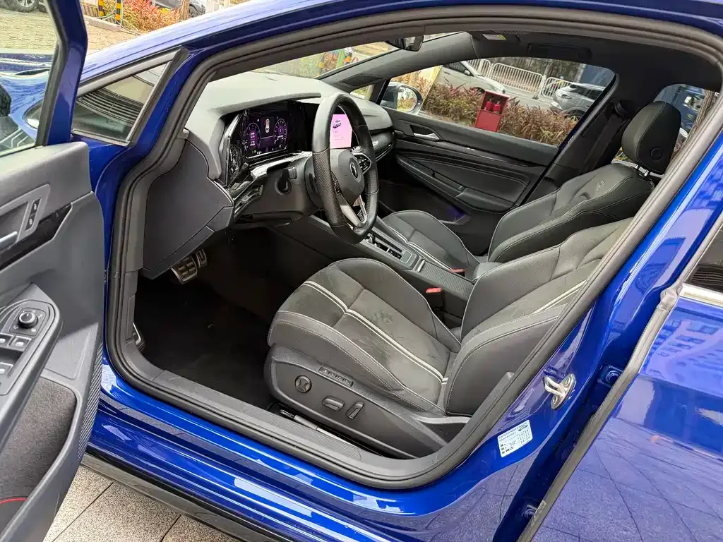 Volkswagen Golf 2021 из CN, фото 5