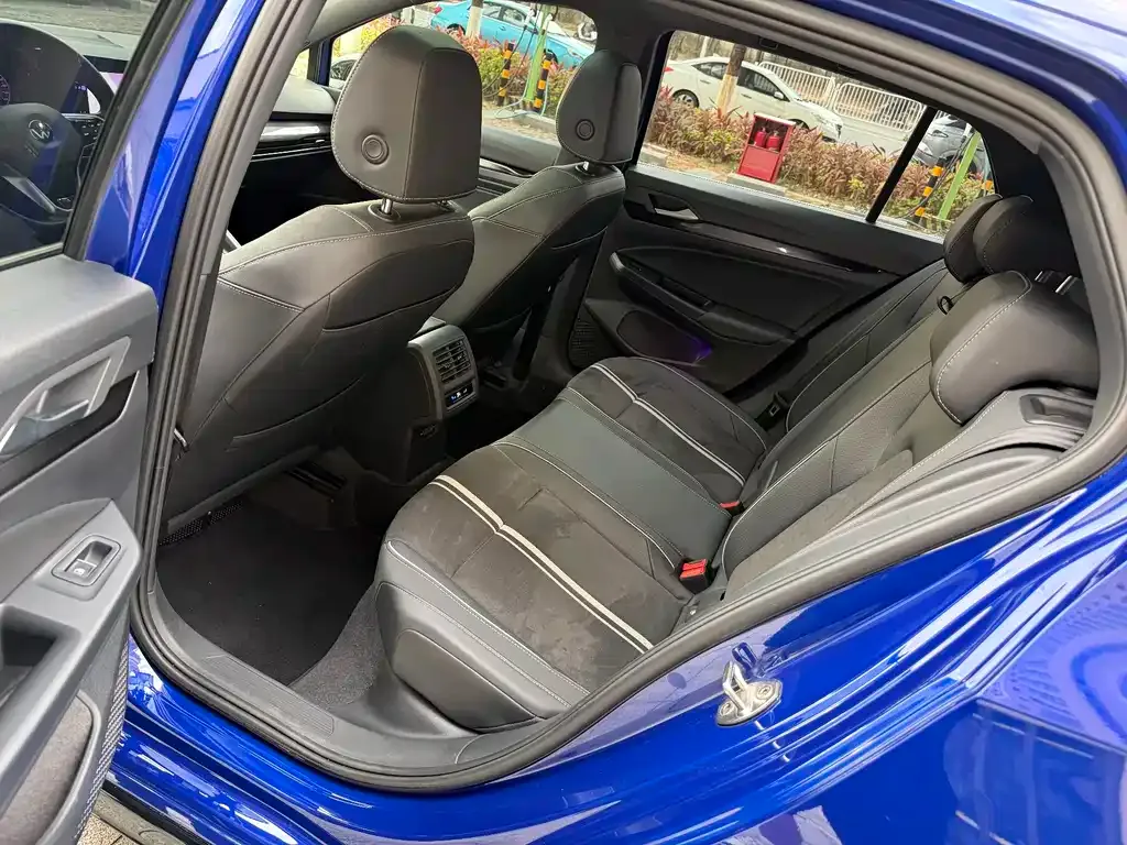 Volkswagen Golf 2021 из CN, фото 3