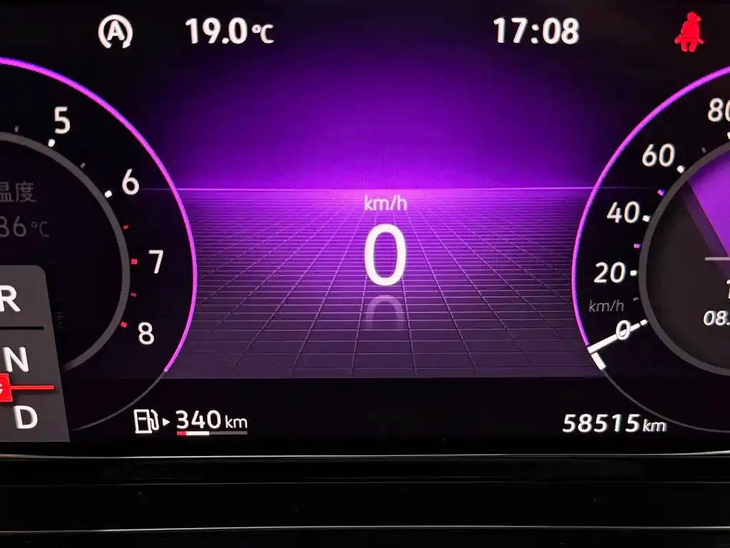 Volkswagen Golf 2021 из CN, фото 2