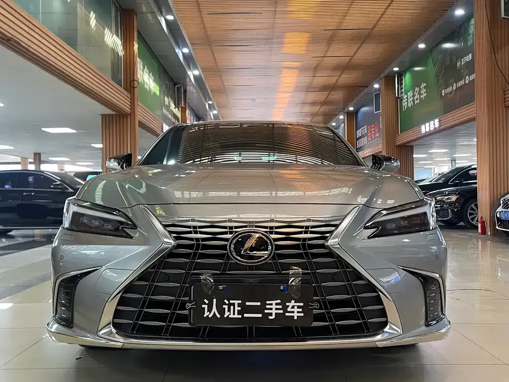 Lexus ES — фото 7