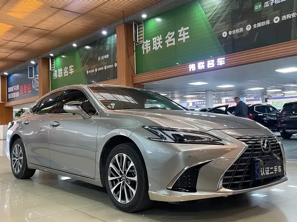 Lexus ES — фото 5