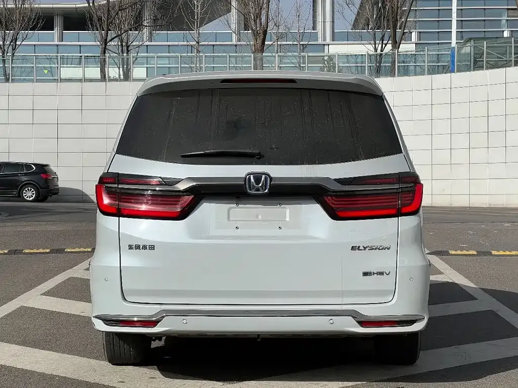 Honda Elysion 2024 из CN, фото 3