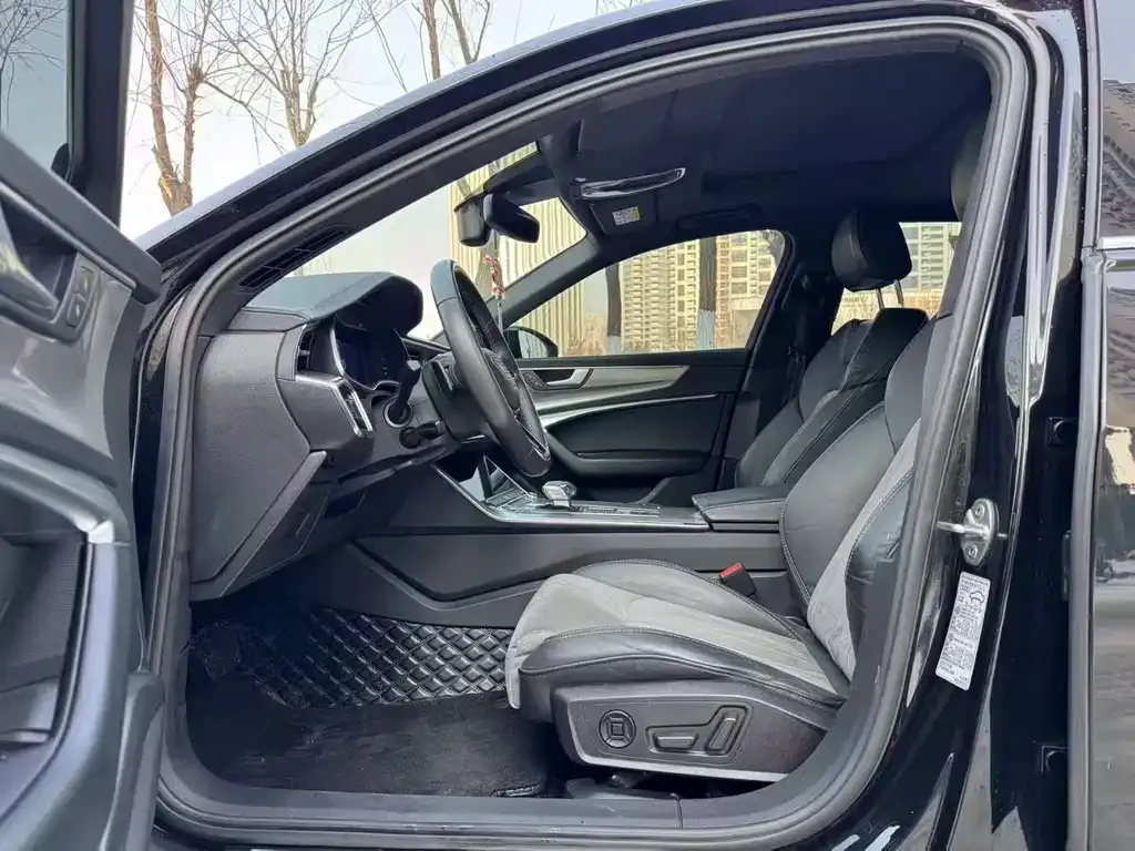 Audi A6L 2022 из CN, фото 8