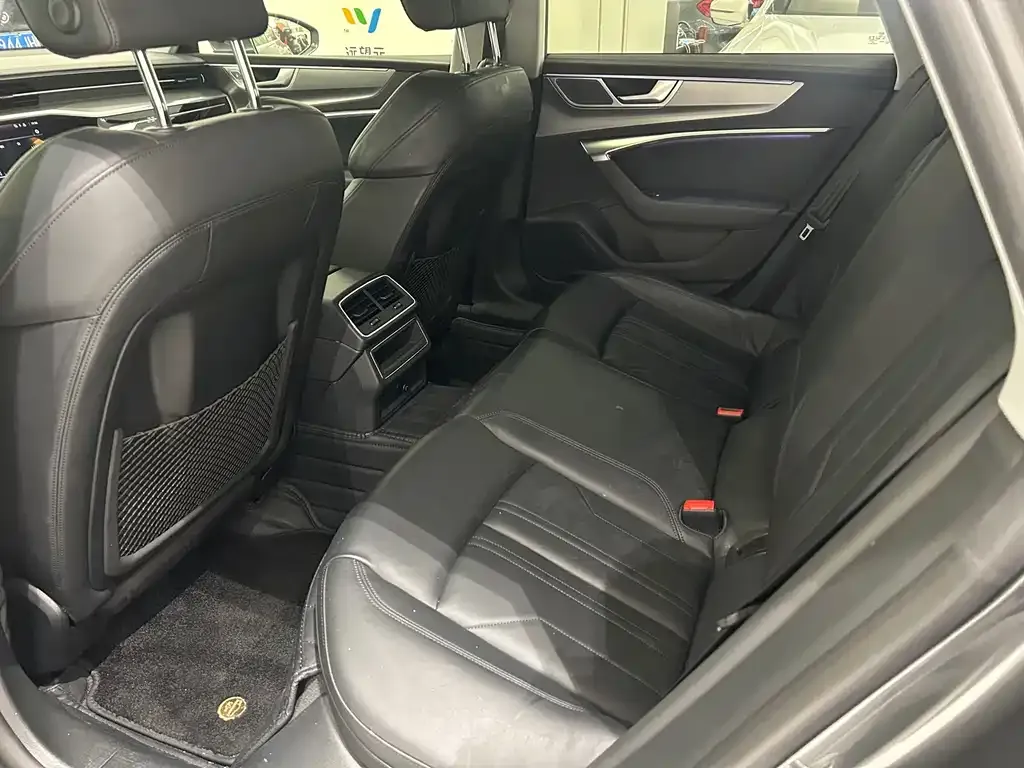 Audi A7 2021 из CN, фото 4