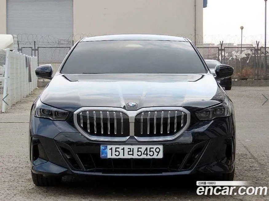 BMW 5-Series 2025 из KR, фото 2