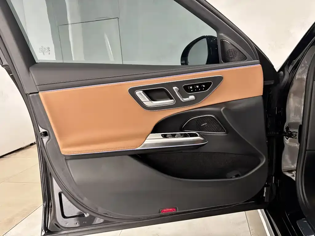 Mercedes-Benz E-Class 2025 из CN, фото 3