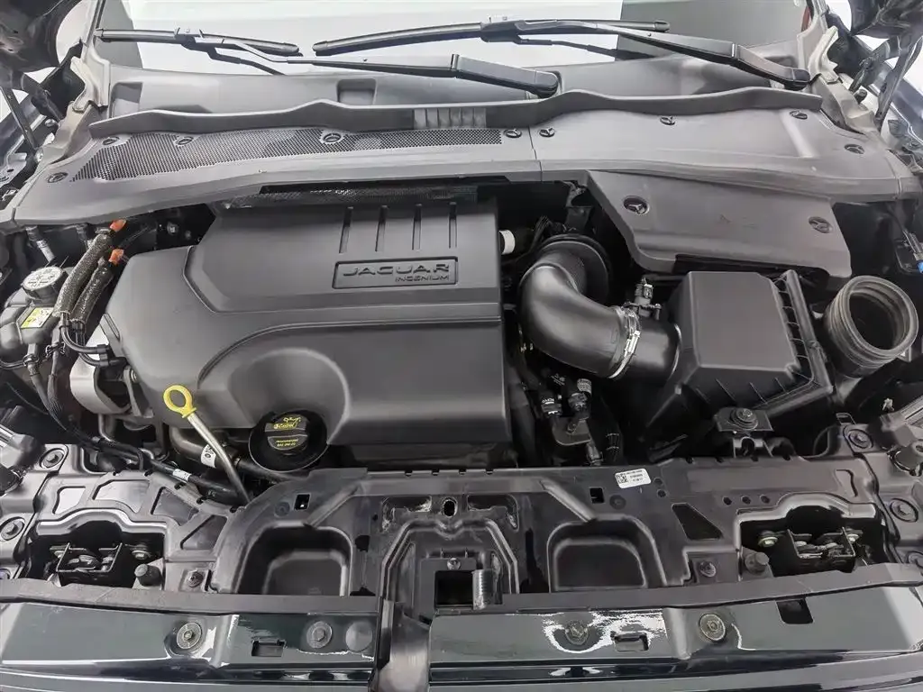 Jaguar E-PACE — фото 10