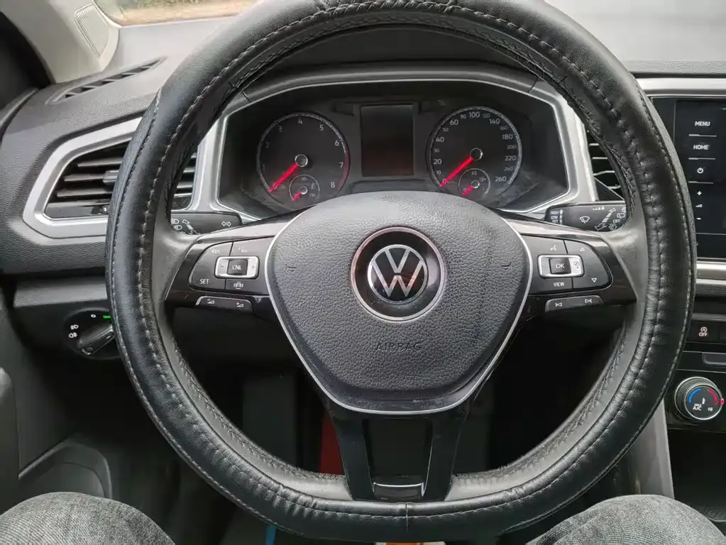 Volkswagen T-Roc 2023 из CN, фото 4