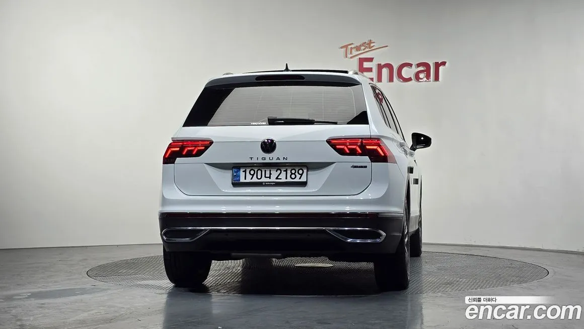 Volkswagen Tiguan — фото 8