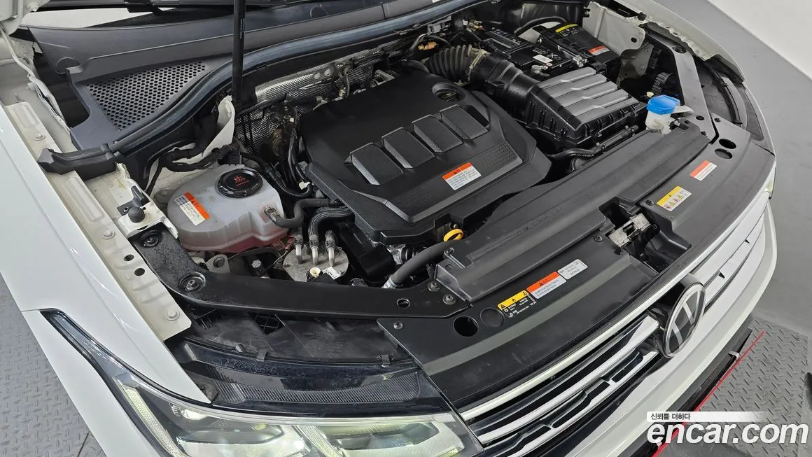 Volkswagen Tiguan — фото 9
