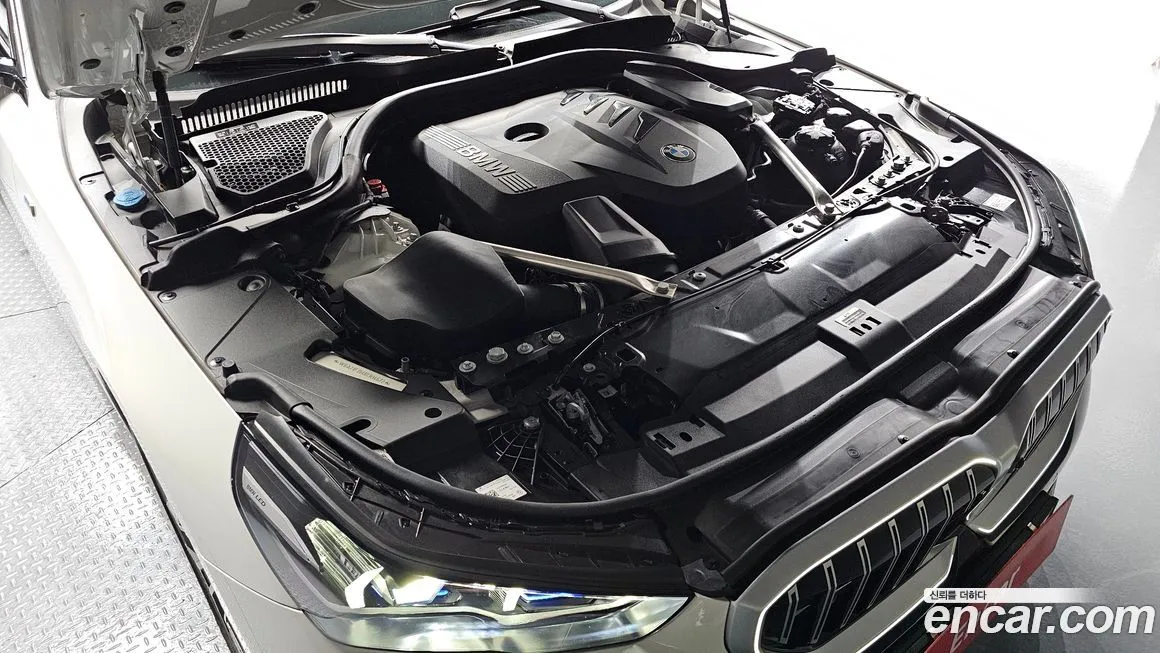 BMW 5-Series — фото 10