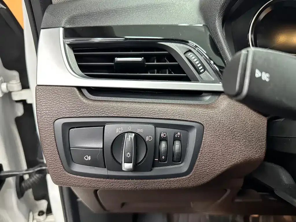 BMW X1 2021 из CN, фото 10