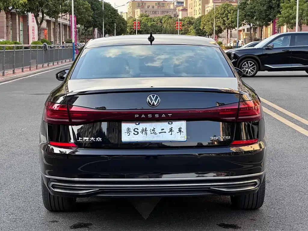 Volkswagen Passat 2024 из CN, фото 3