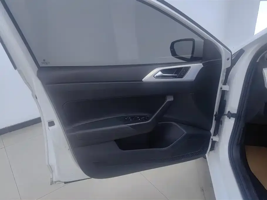 Volkswagen Polo 2023 из CN, фото 2