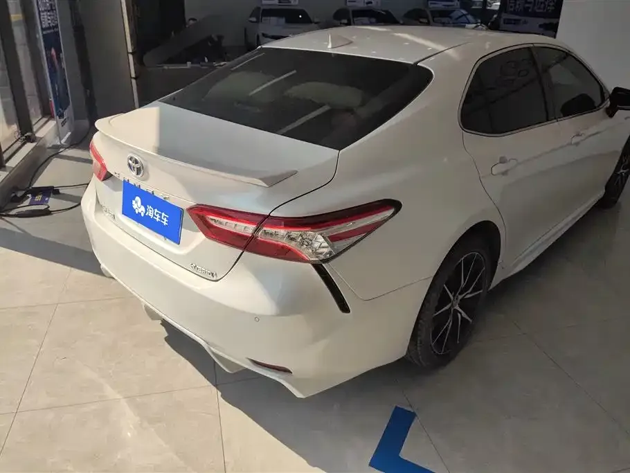 Toyota Camry 2023 из CN, фото 2