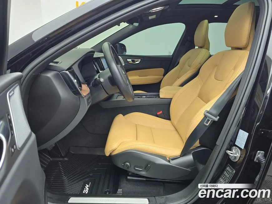 Volvo XC60 2023 из KR, фото 8