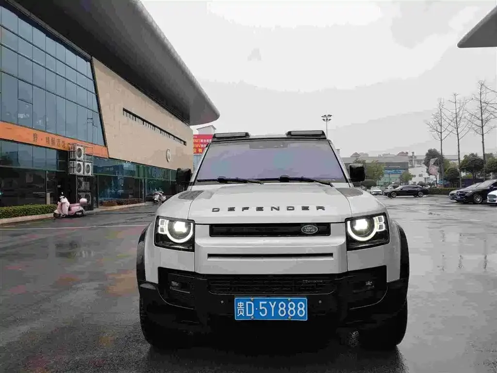 Land Rover Defender — фото 1