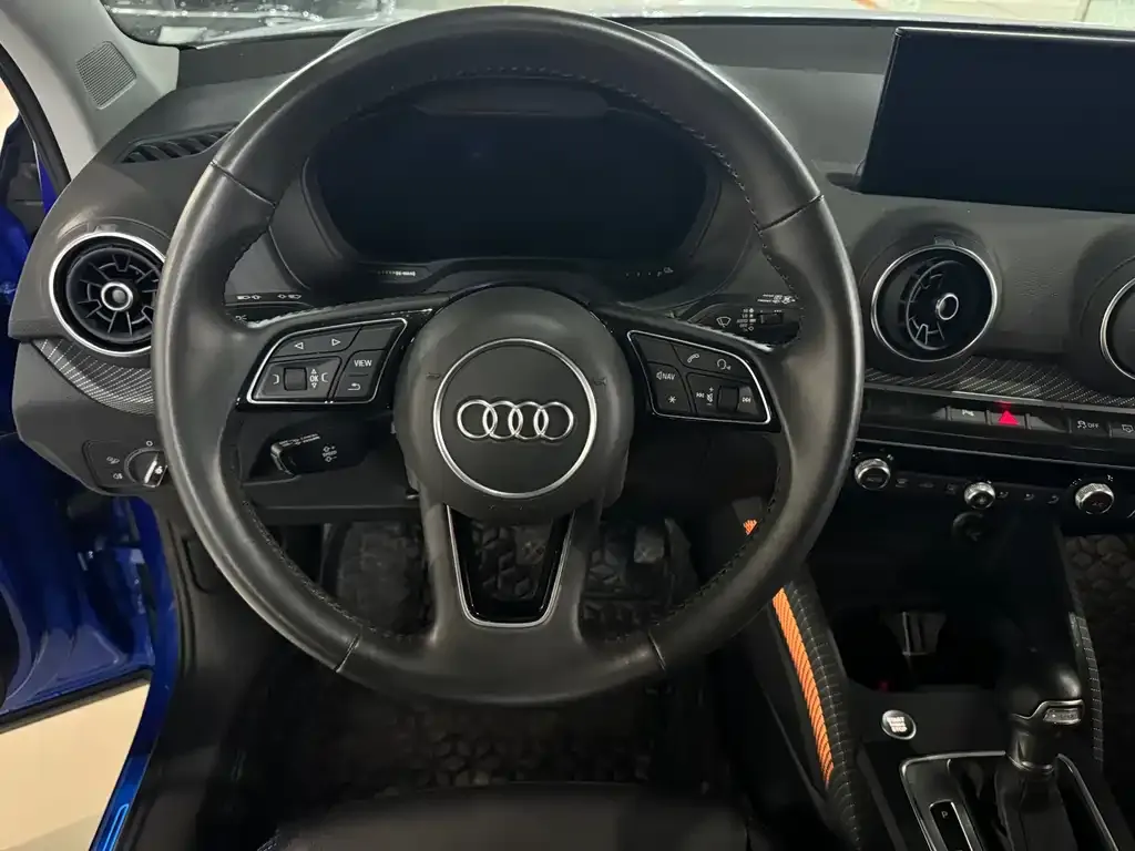 Audi Q2L e-tron 2021 из CN, фото 2