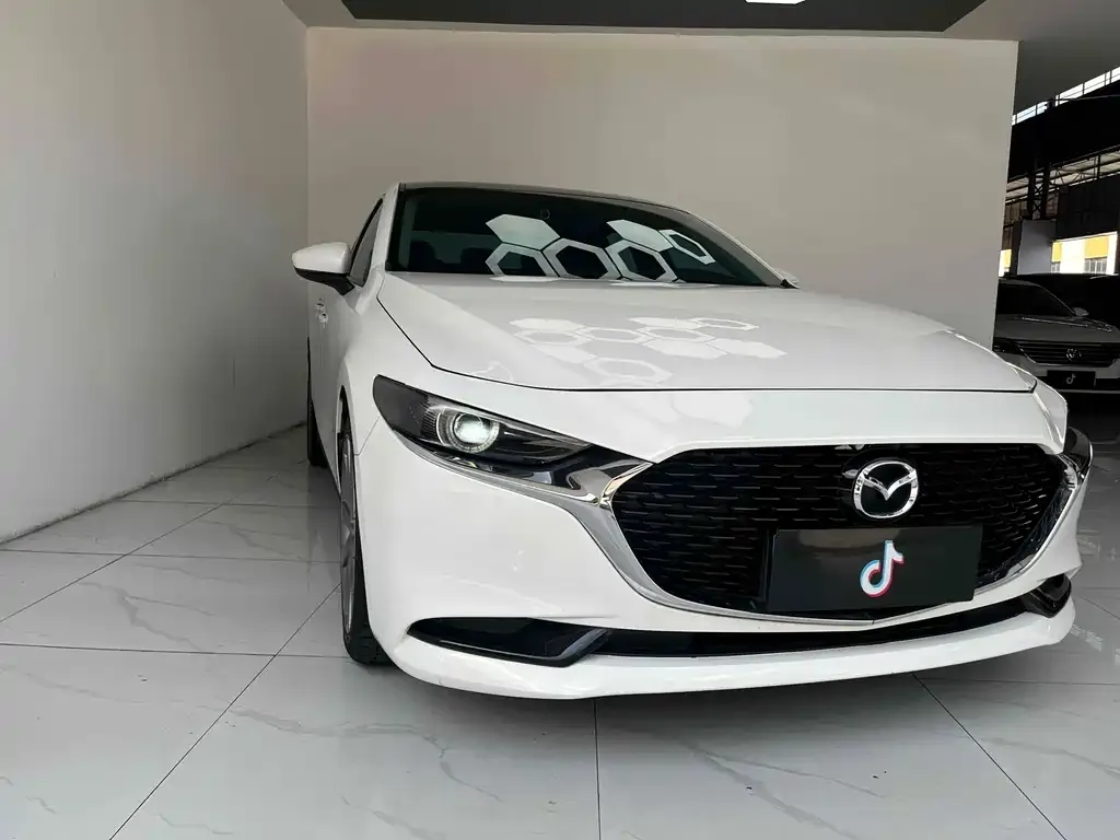 Mazda 3 Axela 2025 из CN, фото 2