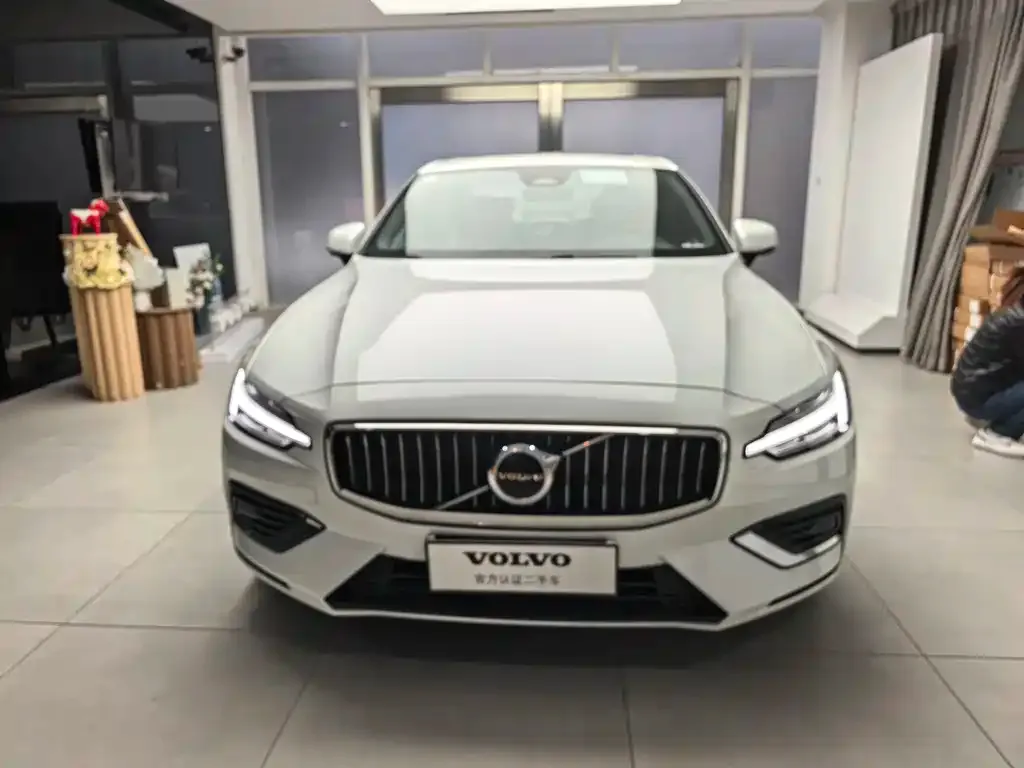 Volvo S60 2026 из CN, фото 2