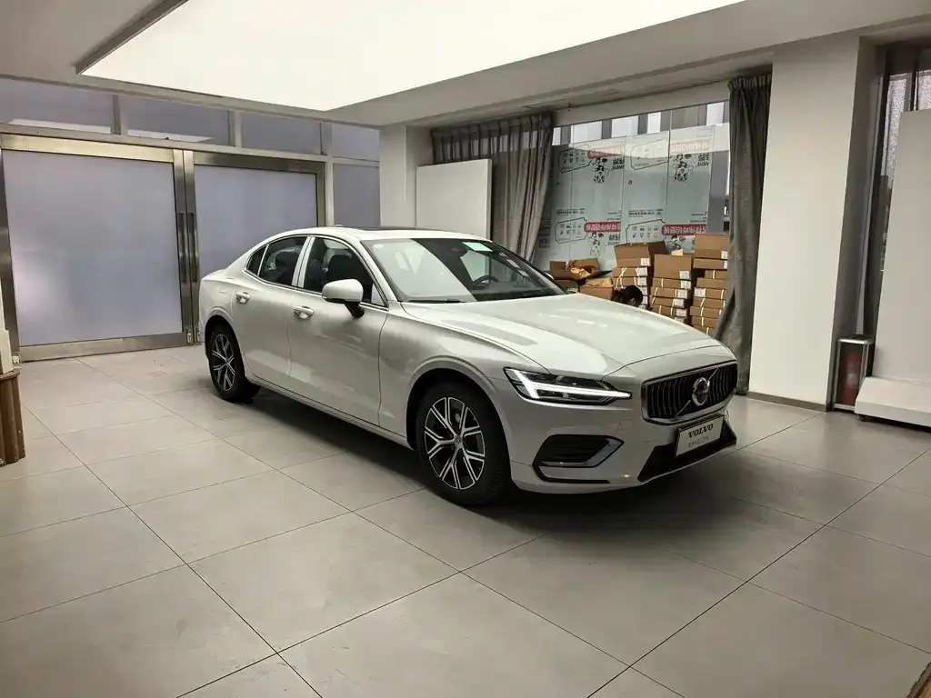 Volvo S60 2026 из CN, фото 3
