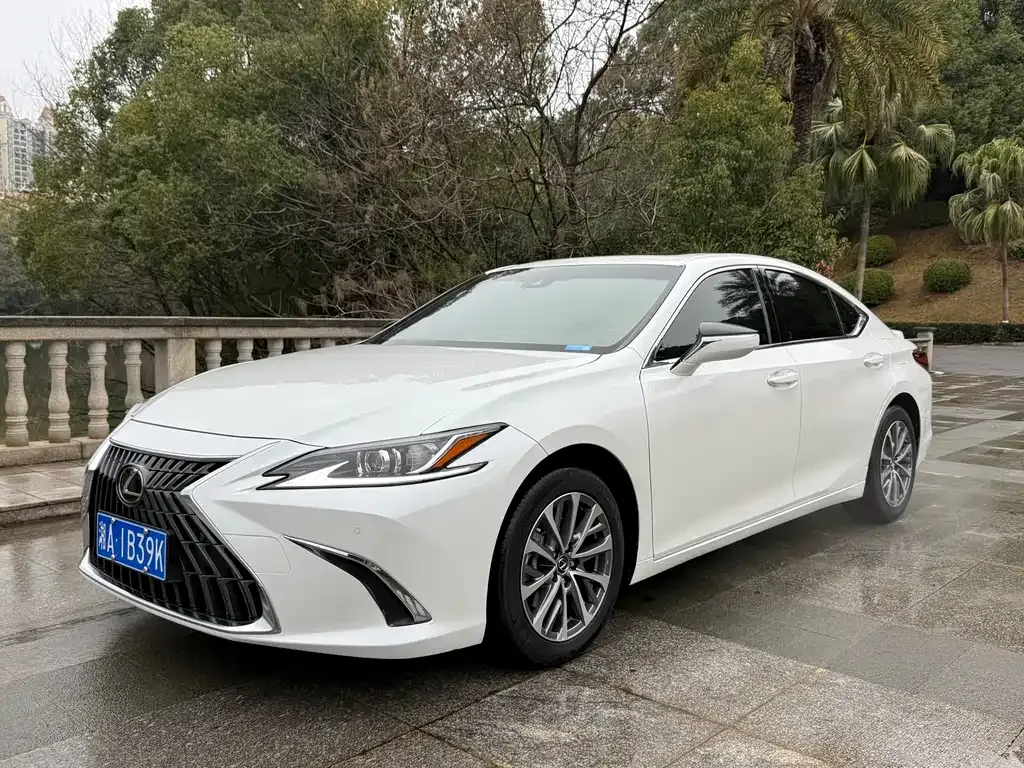 Lexus ES 2024 из CN, фото 1