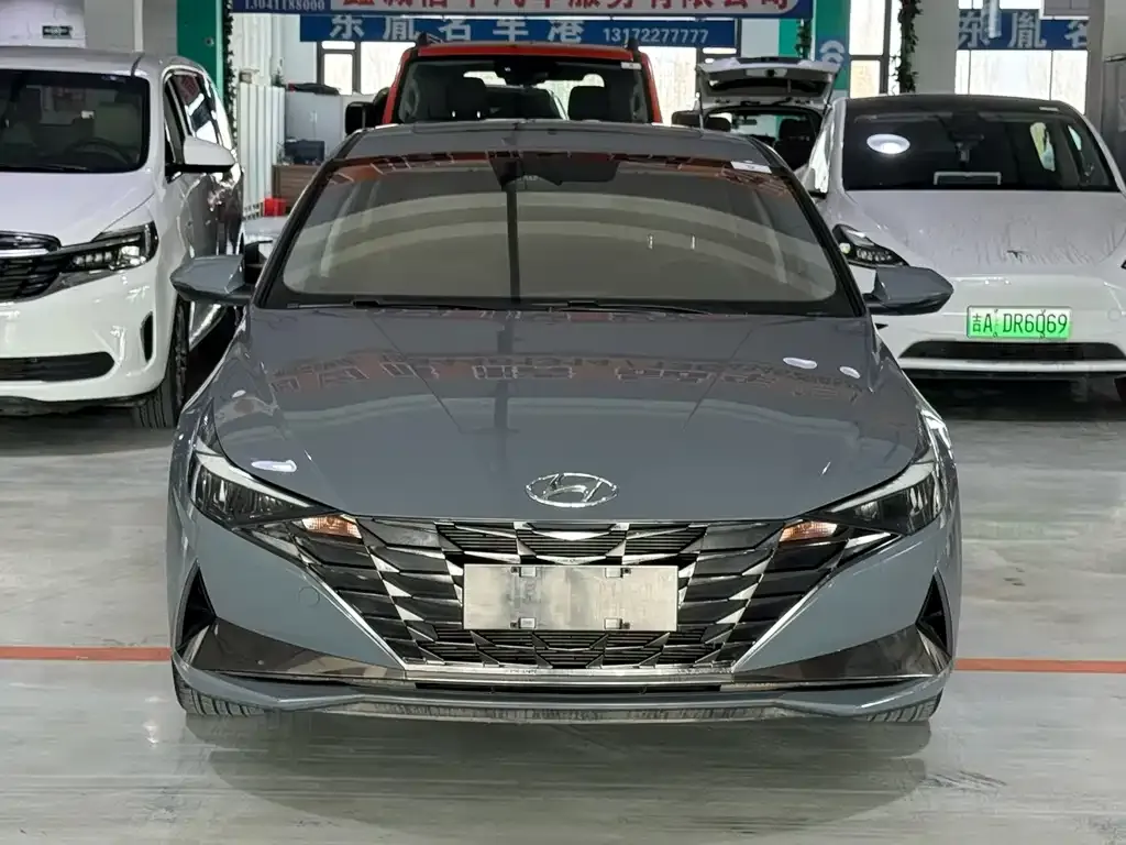 Hyundai Elantra — фото 7