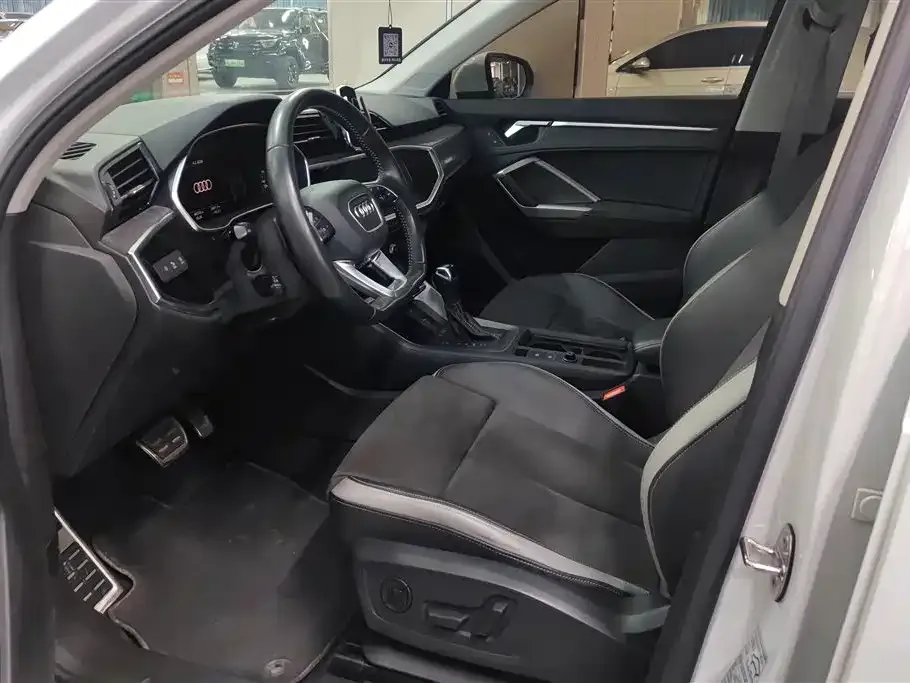 Audi Q3 2022 из CN, фото 2