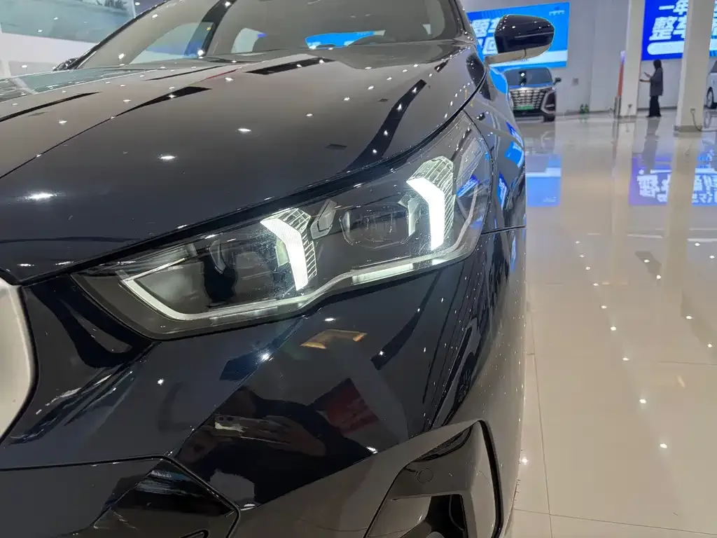 BMW i5 2025 из CN, фото 2