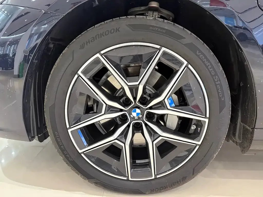 BMW i5 2025 из CN, фото 5