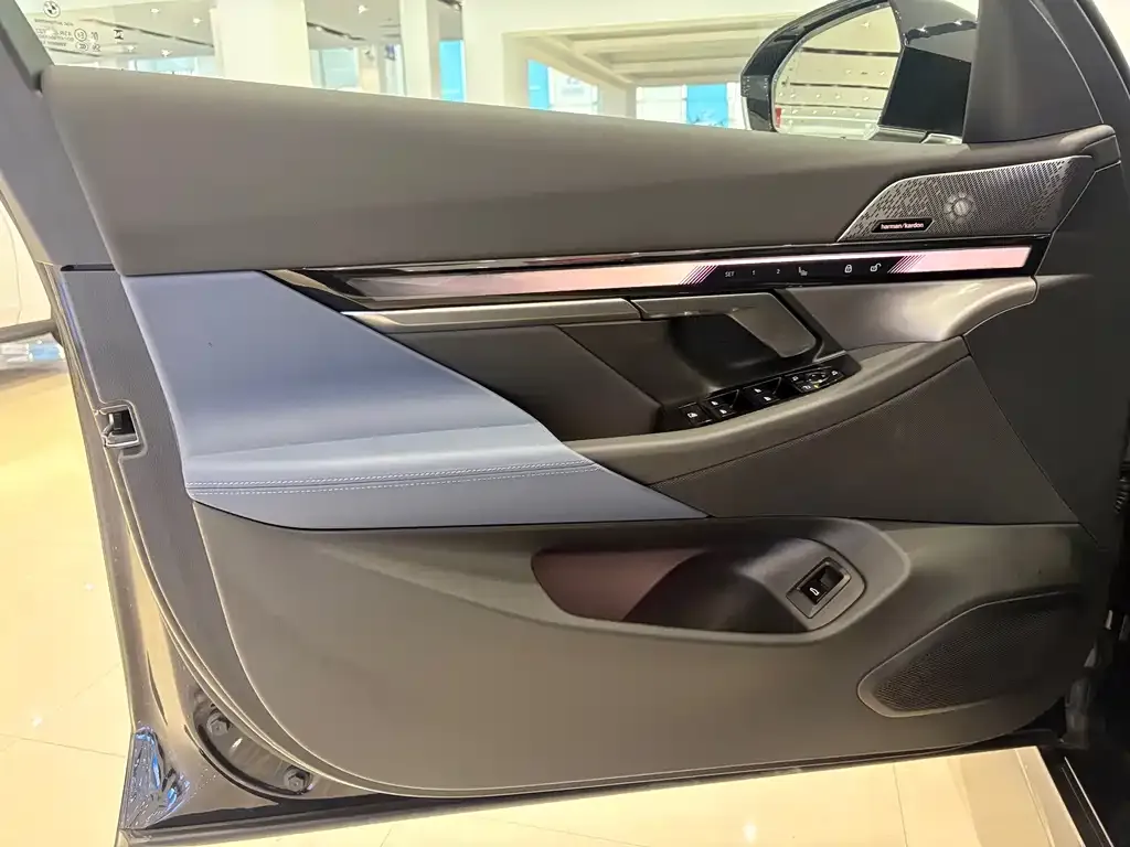 BMW i5 2025 из CN, фото 8