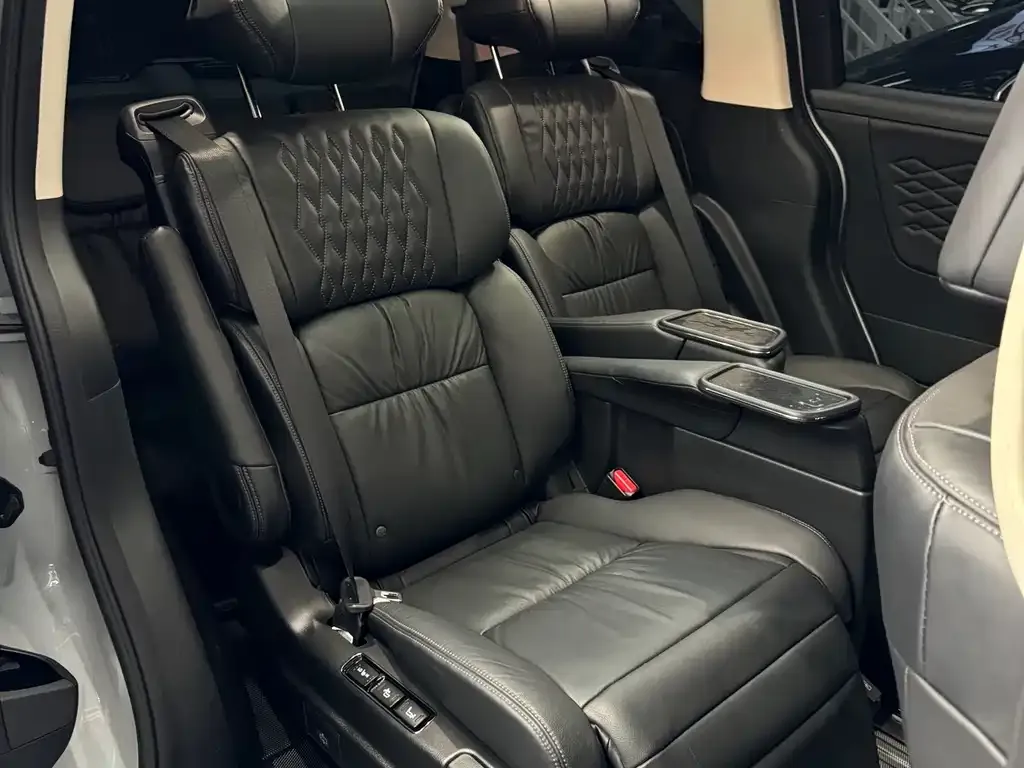 Honda Elysion 2025 из CN, фото 6