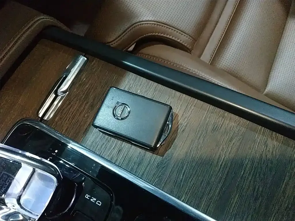 Volvo S90 2024 из CN, фото 6