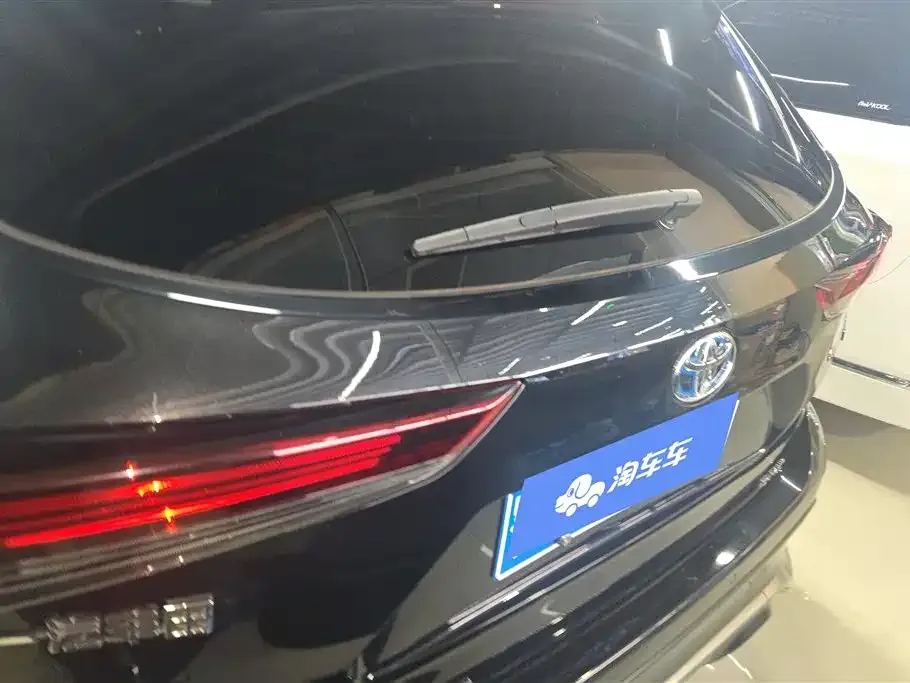 Toyota Crown Kluger 2023 из CN, фото 8