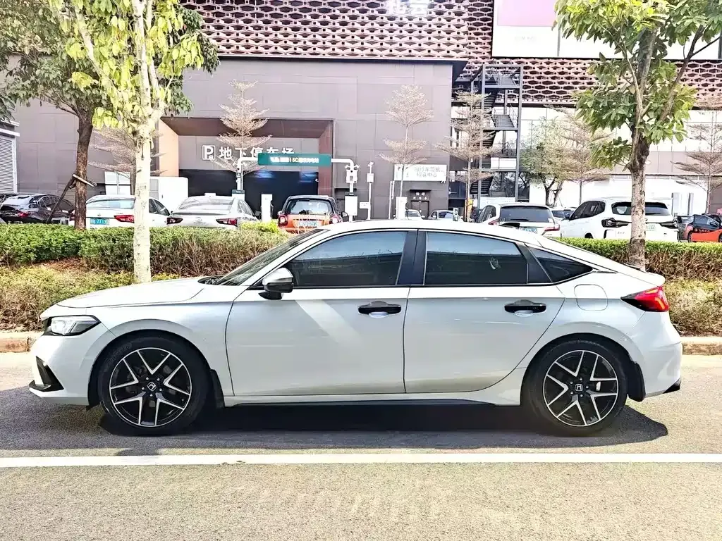 Honda Civic 2023 из CN, фото 9