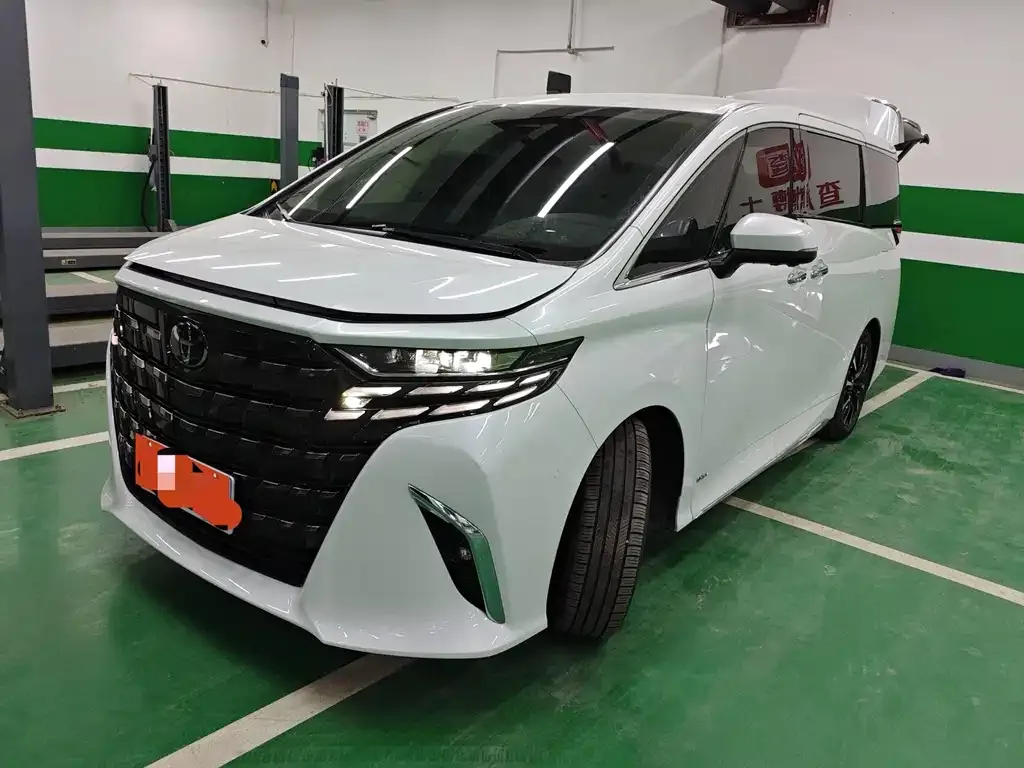 Toyota Alphard 2024 из CN, фото 1